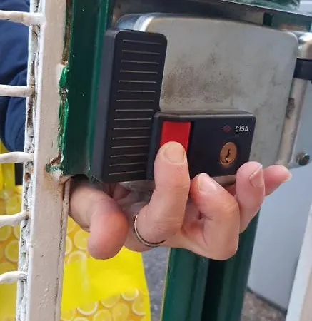 Vicino Di Centro E Universita Stanza Con Balcone B&B 페루자