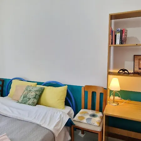 Vicino Di Centro E Universita Stanza Con Balcone