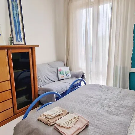 Vicino Di Centro E Universita Stanza Con Balcone