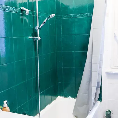 Vicino Di Centro E Universita Stanza Con Balcone * بيرودجا