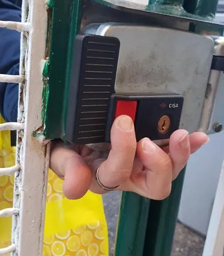 Vicino Di Centro E Universita Stanza Con Balcone فندق مبيت وإفطار بيرودجا