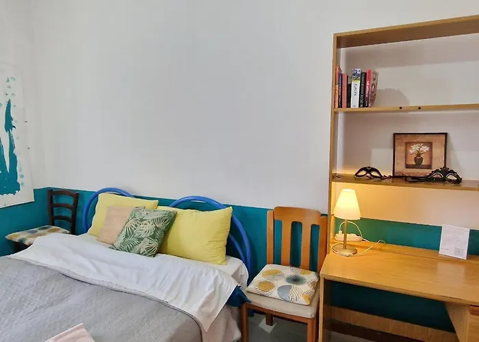 Vicino Di Centro E Universita Stanza Con Balcone