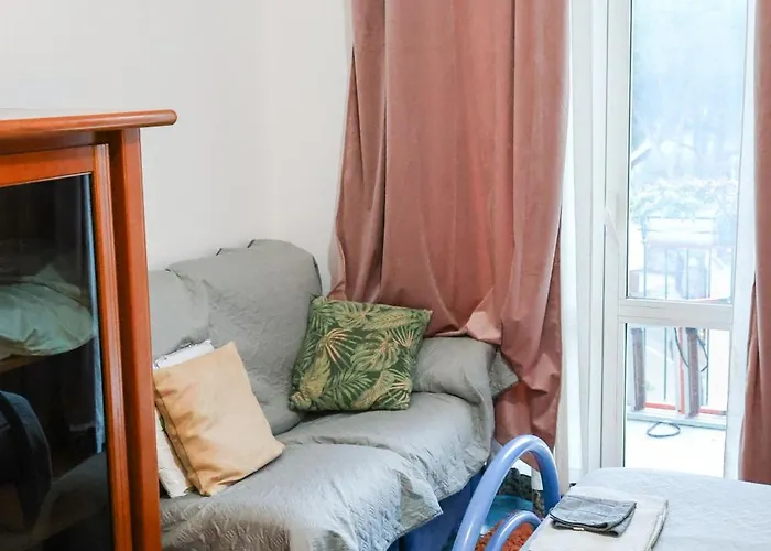 Vicino Di Centro E Universita Stanza Con Balcone