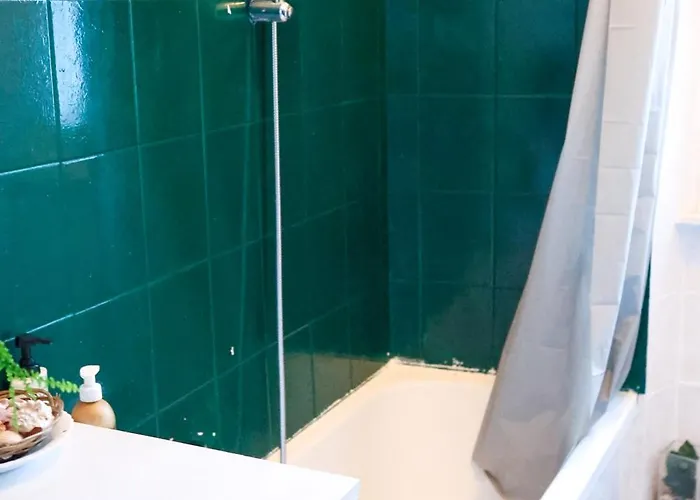 Vicino Di Centro E Universita Stanza Con Balcone بيرودجا